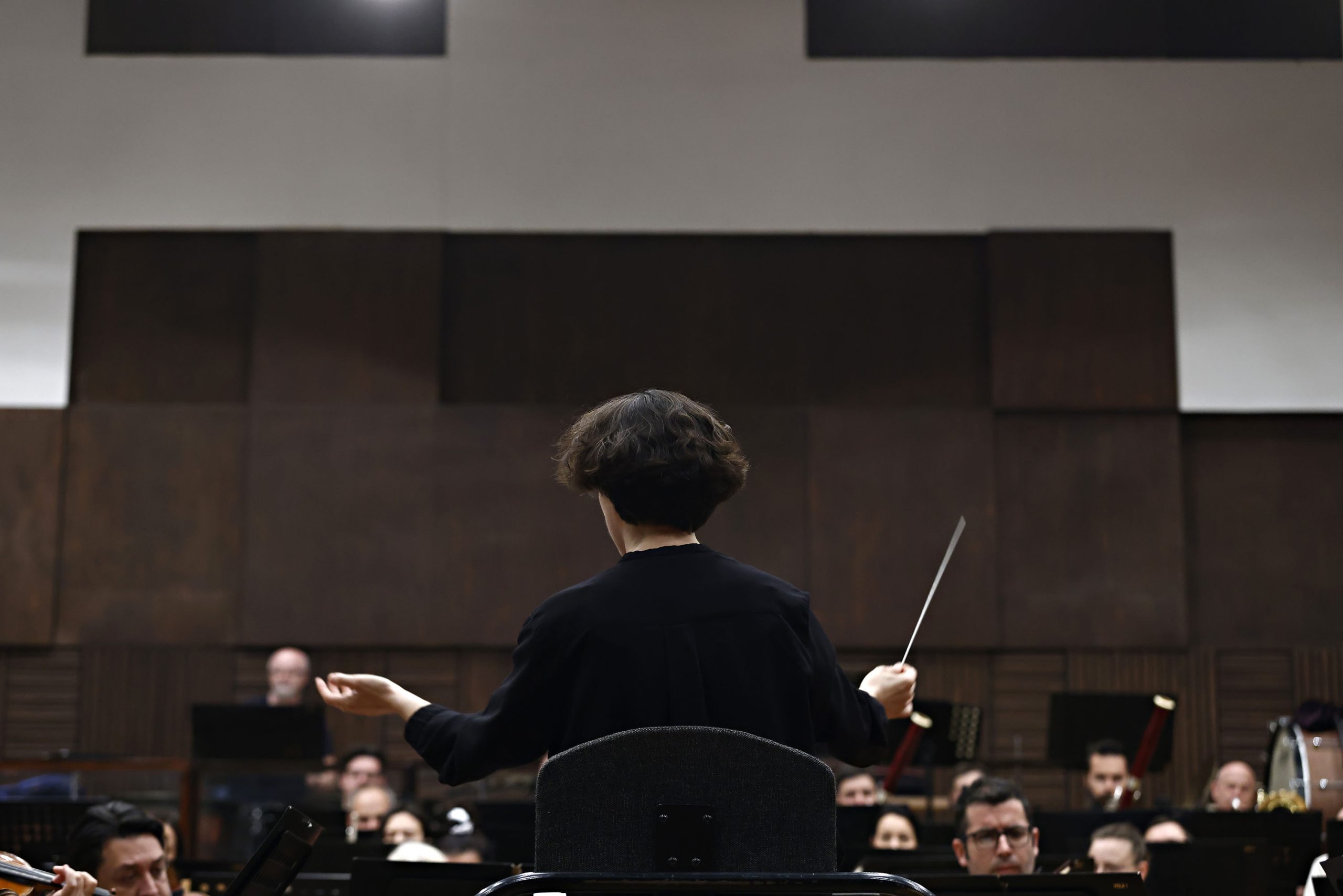 Mažena Diakun, dirigentkinja: Jezik muzike svugde je isti MDJ3565 scaled Mažena Diakun, dirigentkinja: Jezik muzike svugde je isti