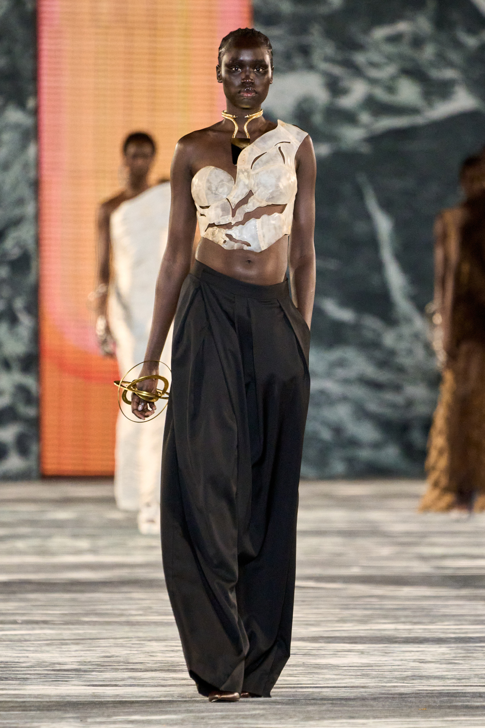 Balmain x Okhtein S23 Full new Attention: Okhtein x Balmain   kolaboracija na Nedelji mode u Parizu