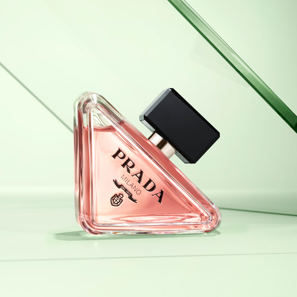 Ženstven, upadljiv jesenji must have Prada Paradoxe prada paradoxe still life closeup bottle 8 1x1 rgb dmi image na no cta 1 Ženstven, upadljiv jesenji must have Prada Paradoxe