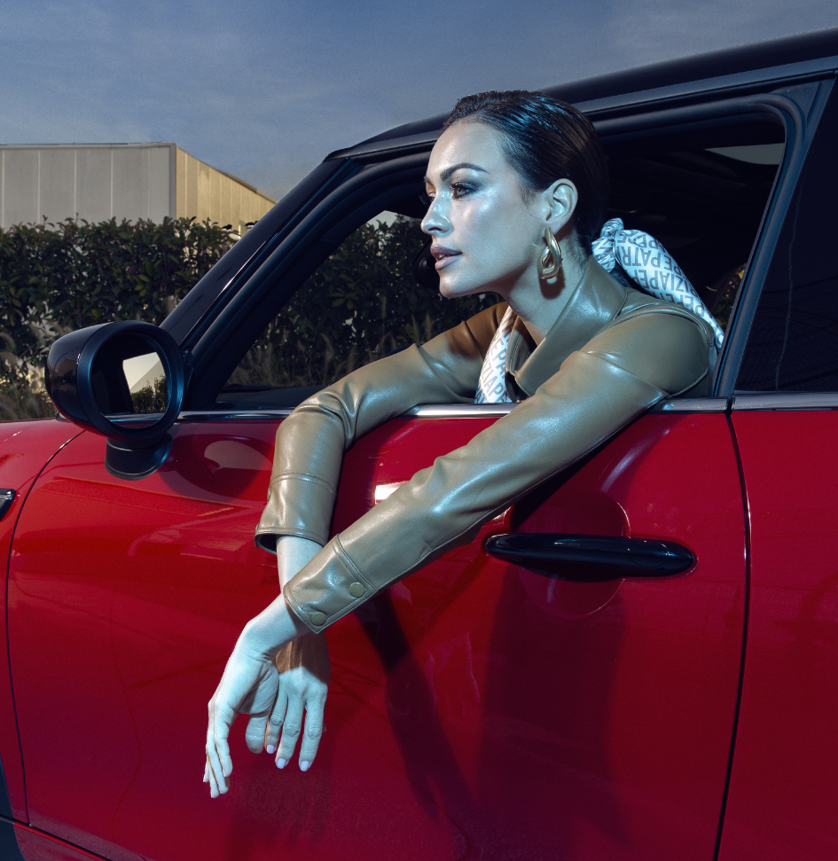 Mask Group 159 3 Ikona i buntovnik   MINI COOPER S HATCH je vaš novi, savršeni partner ZA USKE GRADSKE ULICE I URBANI STIL ŽIVOTA