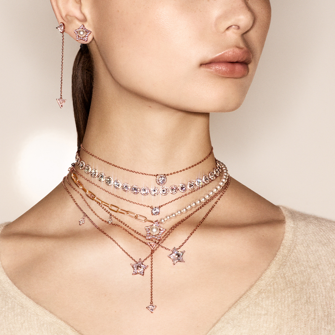 Swarovski x Bella Hadid: Ovo je nakit uz koji ćete zablistati u novogodišnjoj noći! 311599893 10158997881227647 2395618238491006254 n Swarovski x Bella Hadid: Ovo je nakit uz koji ćete zablistati u novogodišnjoj noći!