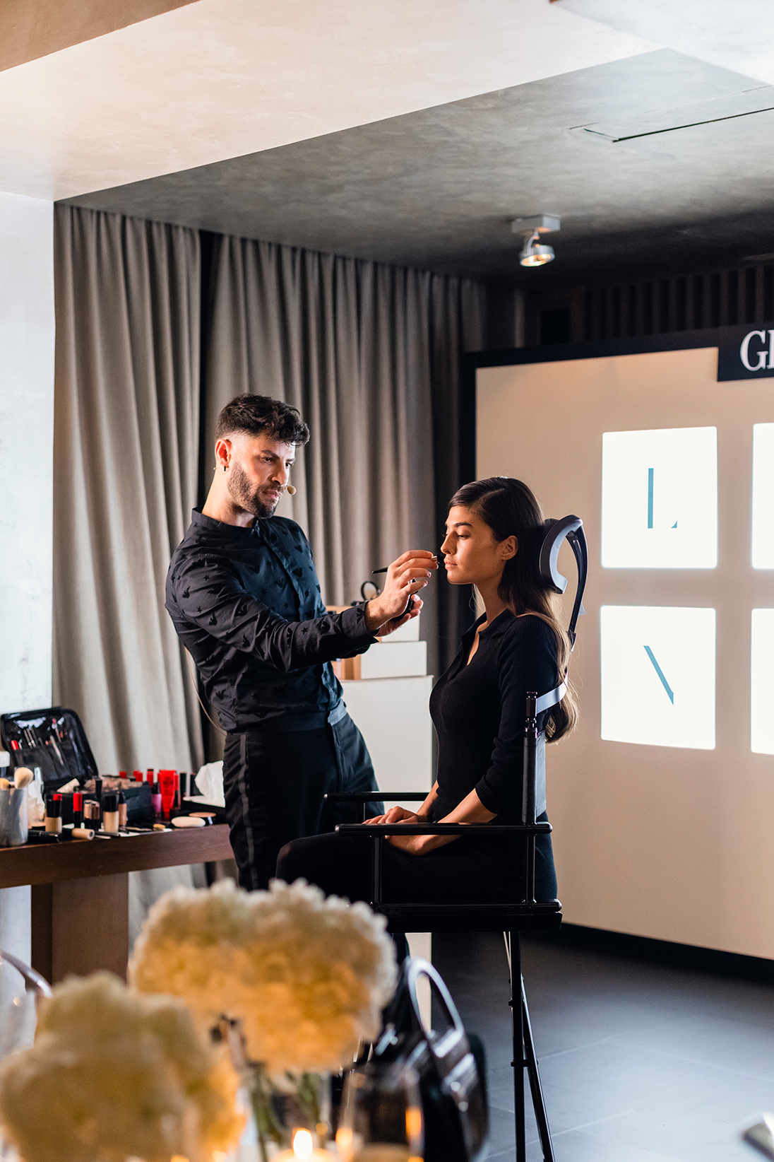 Ovo su naši beauty favoriti za kreiranje nezaboravnih prazničnih lookova! galerija 9 Ovo su naši beauty favoriti za kreiranje nezaboravnih prazničnih lookova!