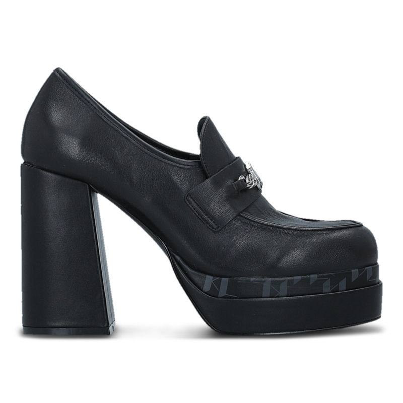 zenske stikle karl lagerfeld strada kl chain loafer KL30134 000 Dočekajte Novu godinu uz KARL LAGERFELD KOLEKCIJU za jesen/zimu 2022.