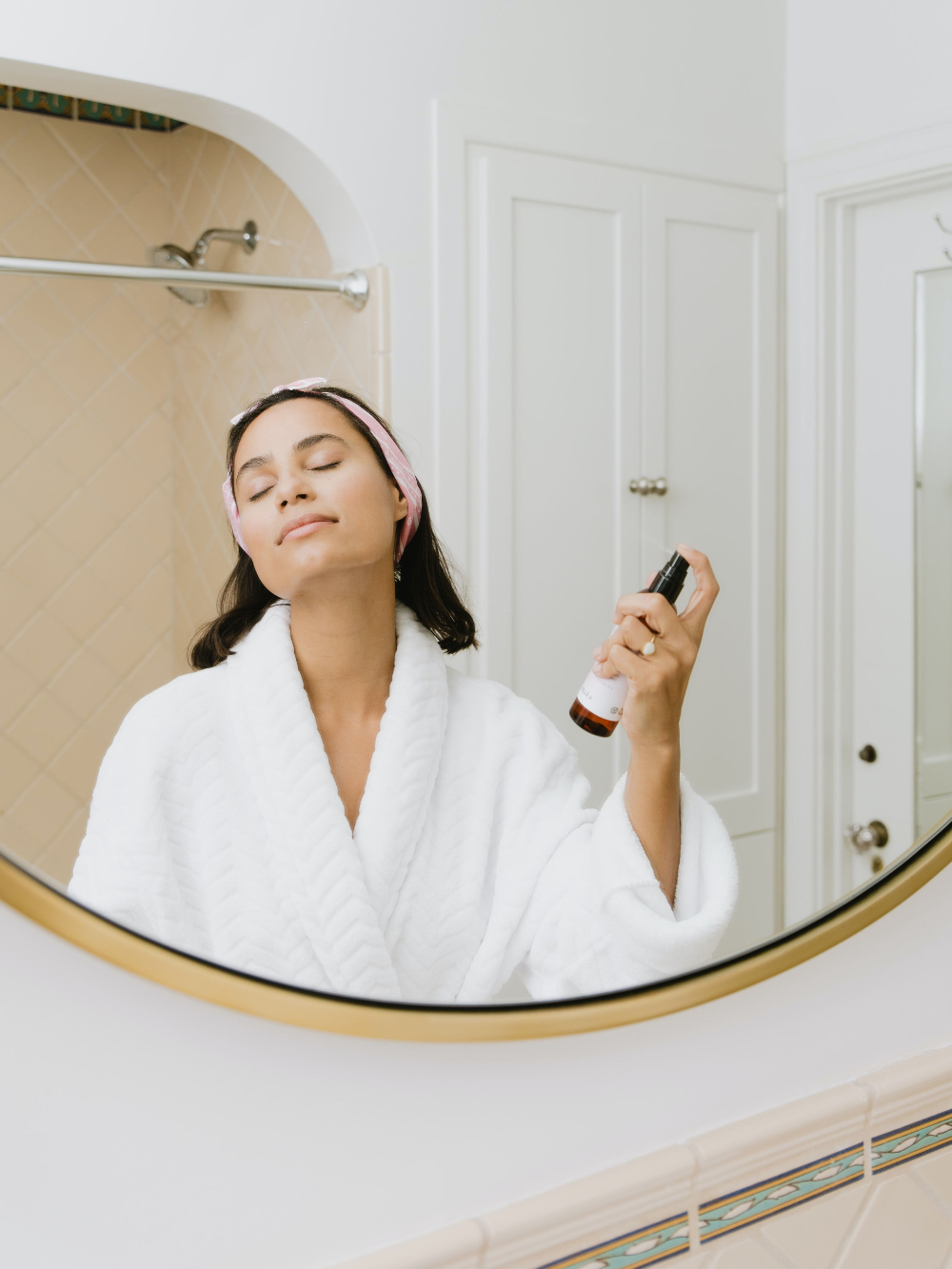 kalos skincare jyKa0Ynxvow unsplash1 Zbog čega je linolenska kiselina važna za kožu?