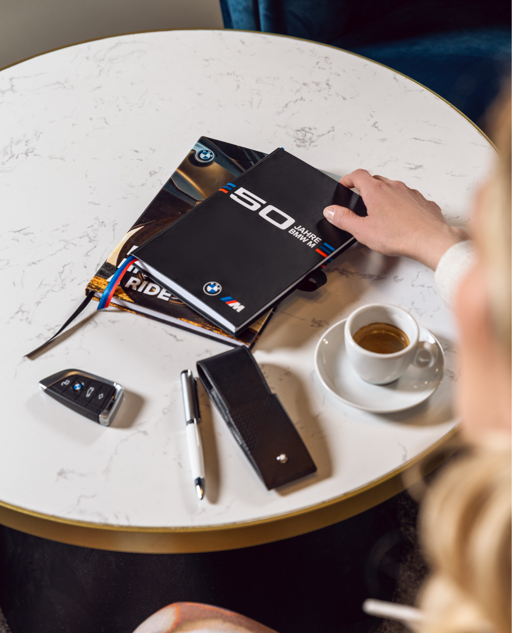 Otvaramo vrata nove dimenzije luksuza: The BMW Store ekskluzivni BMW automobili i Lifestyle program za besprekorno iskustvo Mask Group 284 2 Otvaramo vrata nove dimenzije luksuza: The BMW Store ekskluzivni BMW automobili i Lifestyle program za besprekorno iskustvo