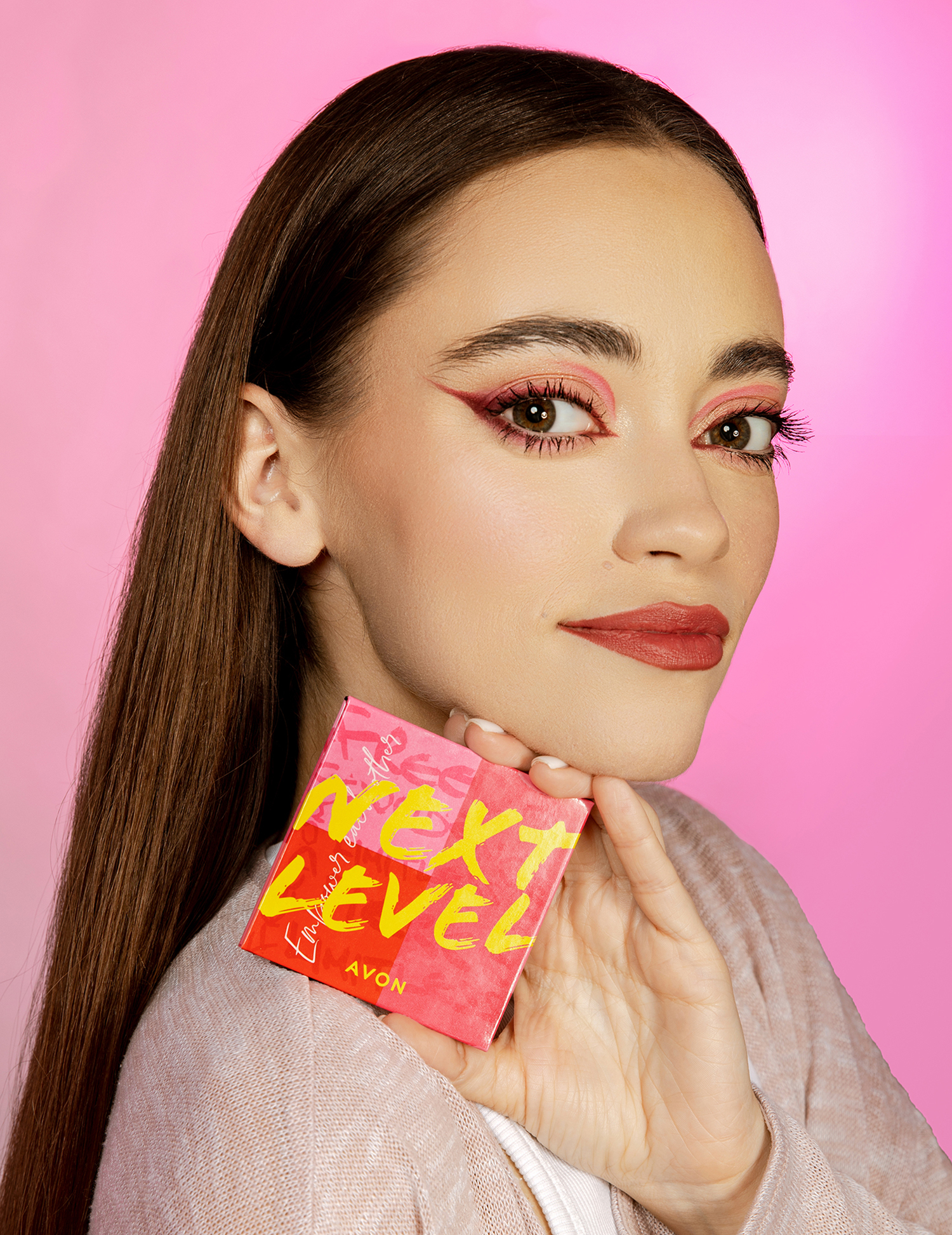 389A4797 2 1 Unesite boje leta u svoj <i>makeup</i>: Otkrijte naše omiljene proizvode za šarene i zabavne <i>lookove</i>