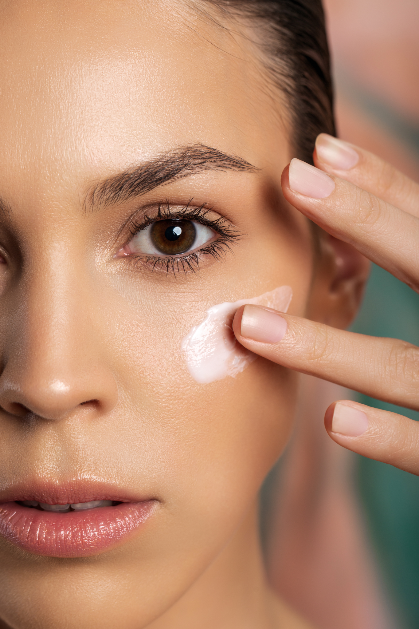 Božanstvena lepota žene: LOréal Paris beauty favoriti za besprekornu šminku, raskošnu kosu i blistavu kožu Group 22 Božanstvena lepota žene: LOréal Paris beauty favoriti za besprekornu šminku, raskošnu kosu i blistavu kožu