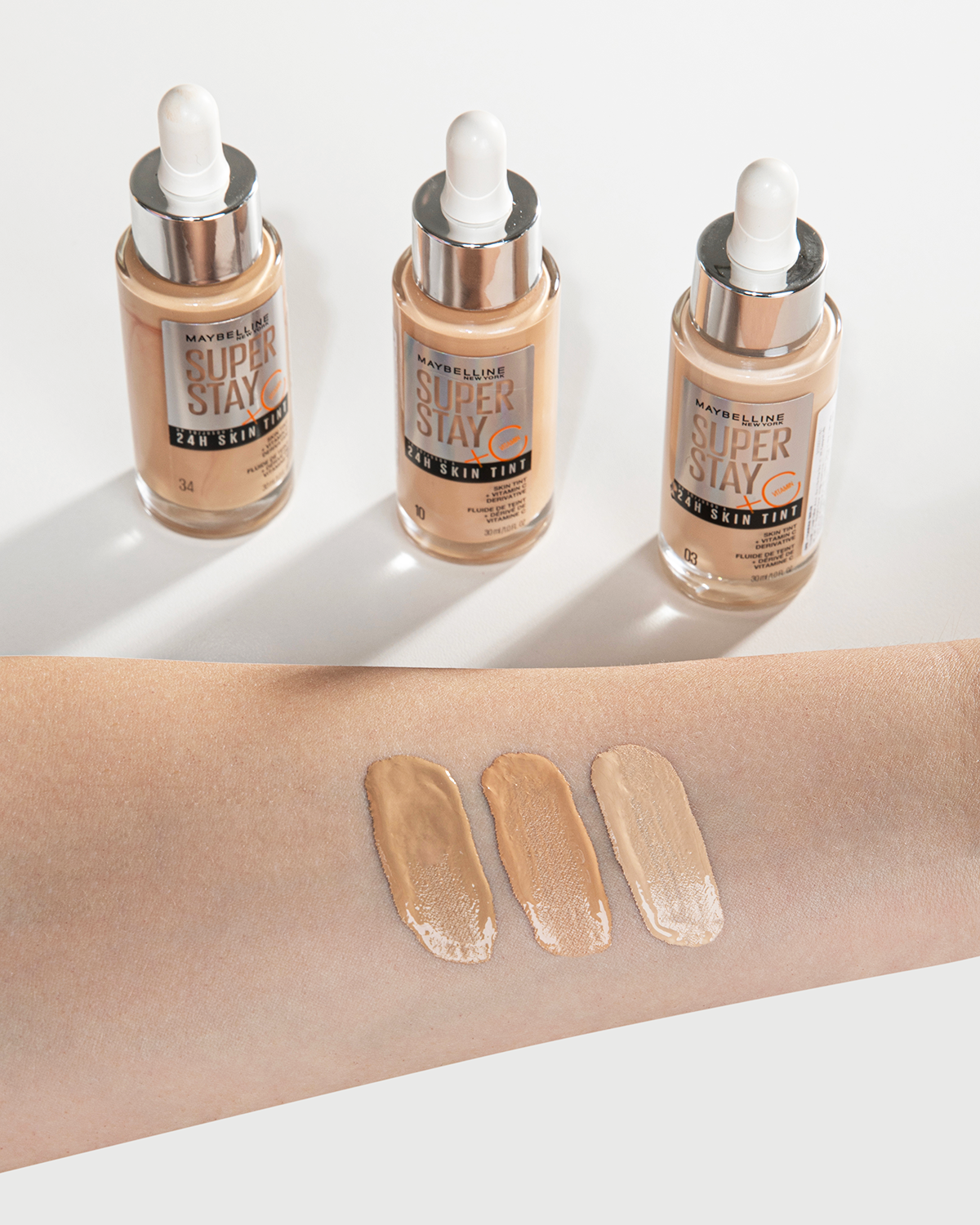 389A9556 6 Ne volite pudere, a želite ujednačen ten? Imamo rešenje: MAYBELLINE NEW YORK SUPERSTAY 24HR SKIN TINT je naša najlaganija podloga za besprekoran izgled