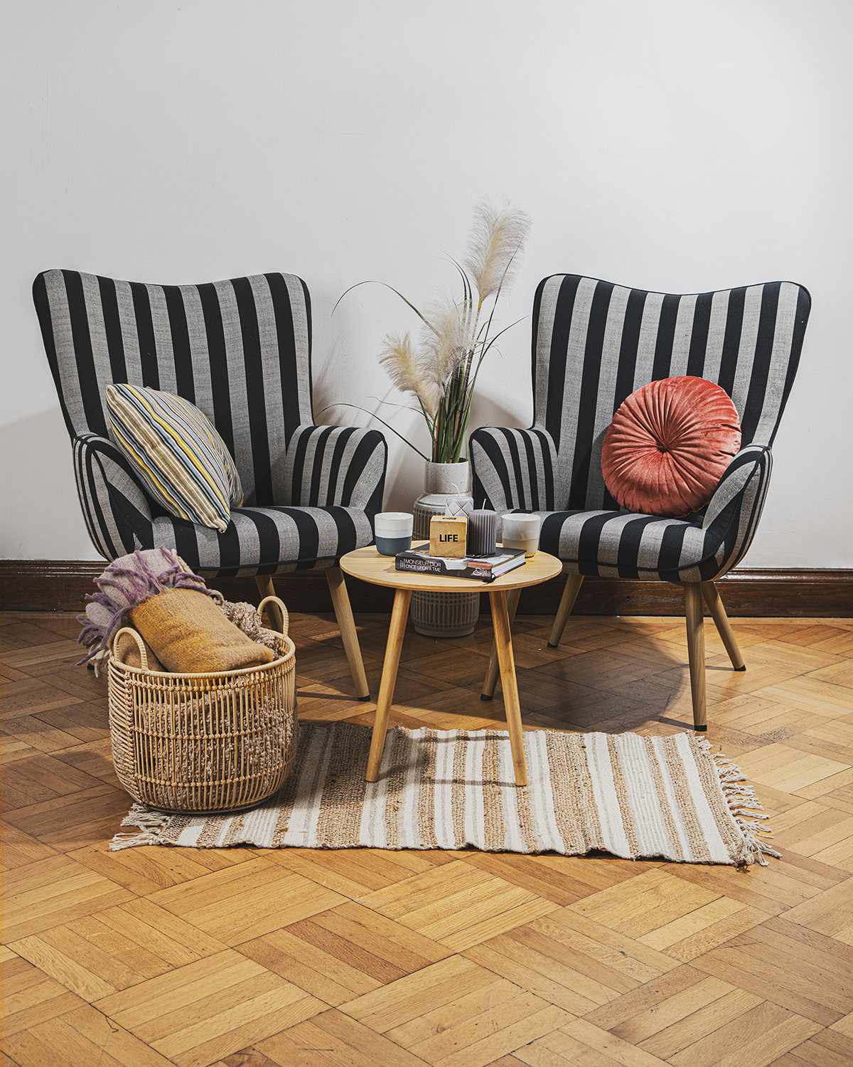 Kako da trendy prugastu fotelju uklopite u enterijer prema svom horoskopskom znaku 389A2321 2 1 Kako da trendy prugastu fotelju uklopite u enterijer prema svom horoskopskom znaku