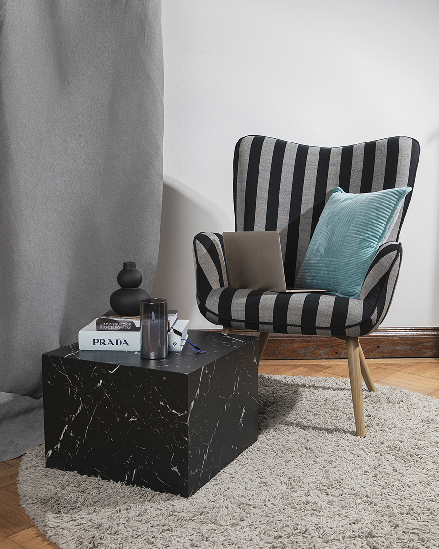 Kako da trendy prugastu fotelju uklopite u enterijer prema svom horoskopskom znaku 389A2331 2 1 Kako da trendy prugastu fotelju uklopite u enterijer prema svom horoskopskom znaku