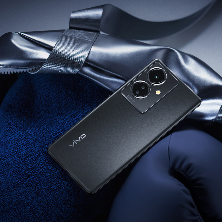 V29 Lite 5G Flare Black beaty Shot 1 Stvoren za gradski haos: vivo V29 Lite pretvara vašu svakodnevicu u glamur