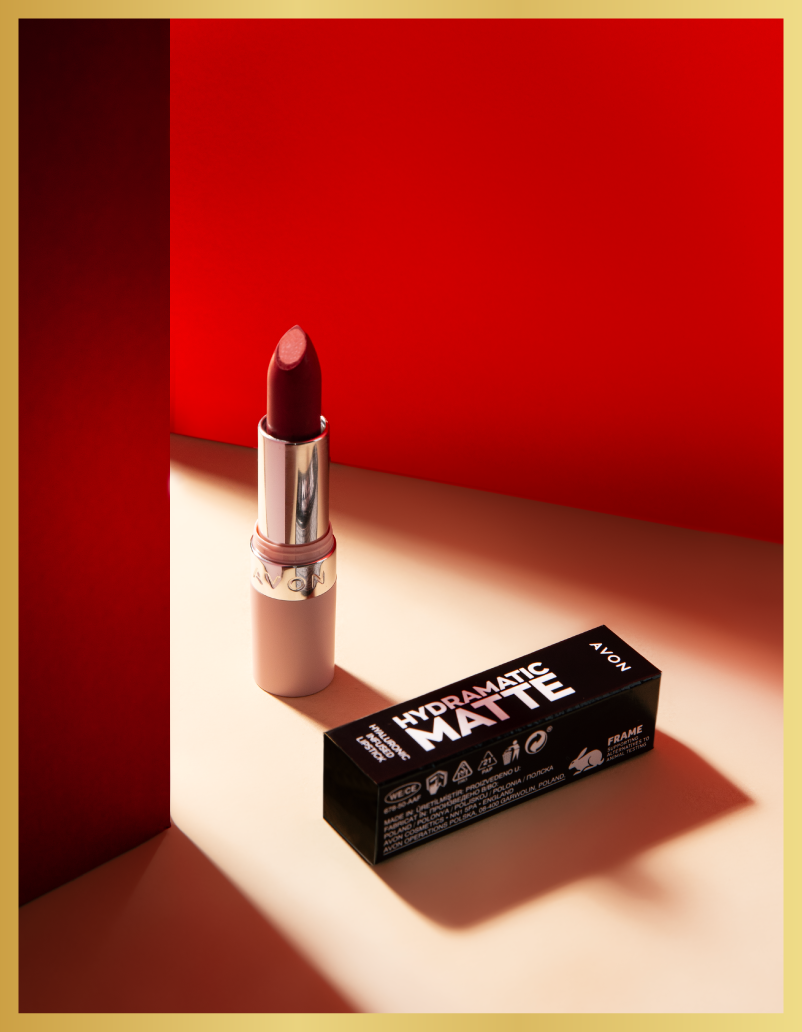 2 Avon Hydramatic Matte karmin 2 Zavirite u ekskluzivan goodie bag: Predstavljamo trenutno najaktuelnije proizvode na tržištu