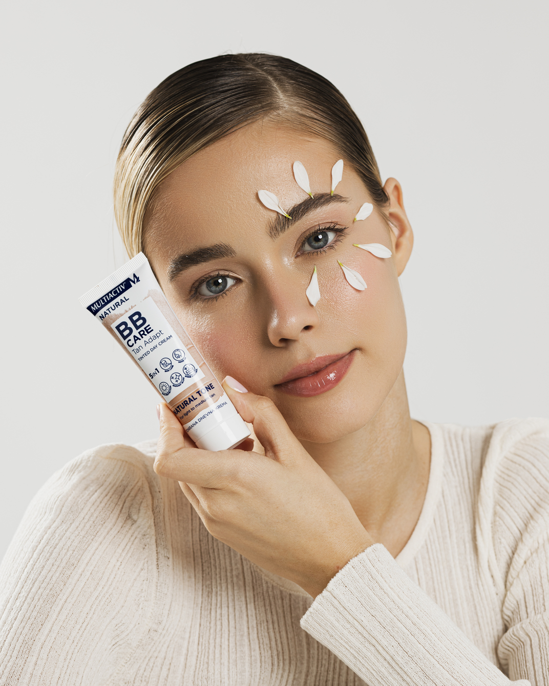 Šta je u našem Multiactiv beauty neseseru: Otkrijte najmoćnije proizvode kozmetike koja traje 25 godina 389A7779 Šta je u našem Multiactiv beauty neseseru: Otkrijte najmoćnije proizvode kozmetike koja traje 25 godina
