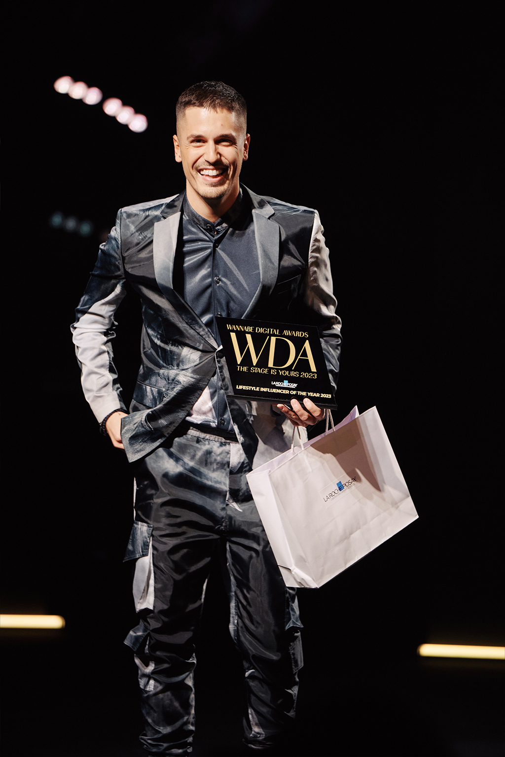 WANNABE DIGITAL AWARDS: THE STAGE IS YOURS 2023 Ovo su svi pobednici glamurozne večeri koja je okupila najbolje influensere regiona Dusan Petrovic 1 WANNABE DIGITAL AWARDS: THE STAGE IS YOURS 2023 Ovo su svi pobednici glamurozne večeri koja je okupila najbolje influensere regiona