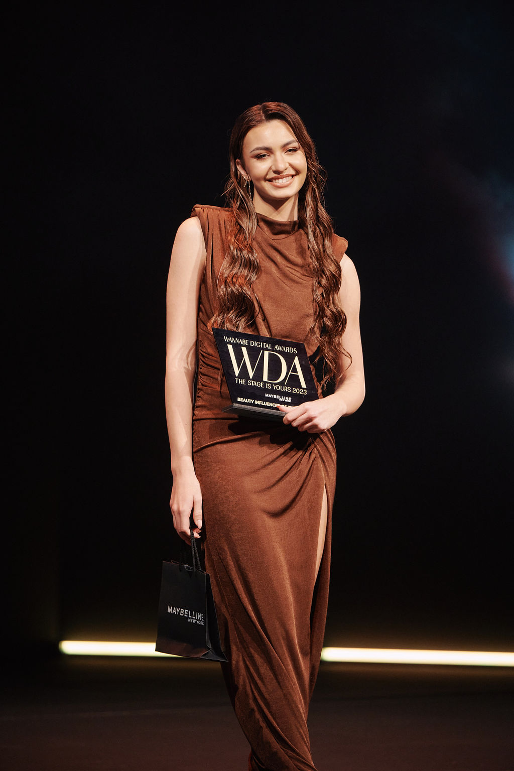 WANNABE DIGITAL AWARDS: THE STAGE IS YOURS 2023 Ovo su svi pobednici glamurozne večeri koja je okupila najbolje influensere regiona Ema Luketin WANNABE DIGITAL AWARDS: THE STAGE IS YOURS 2023 Ovo su svi pobednici glamurozne večeri koja je okupila najbolje influensere regiona
