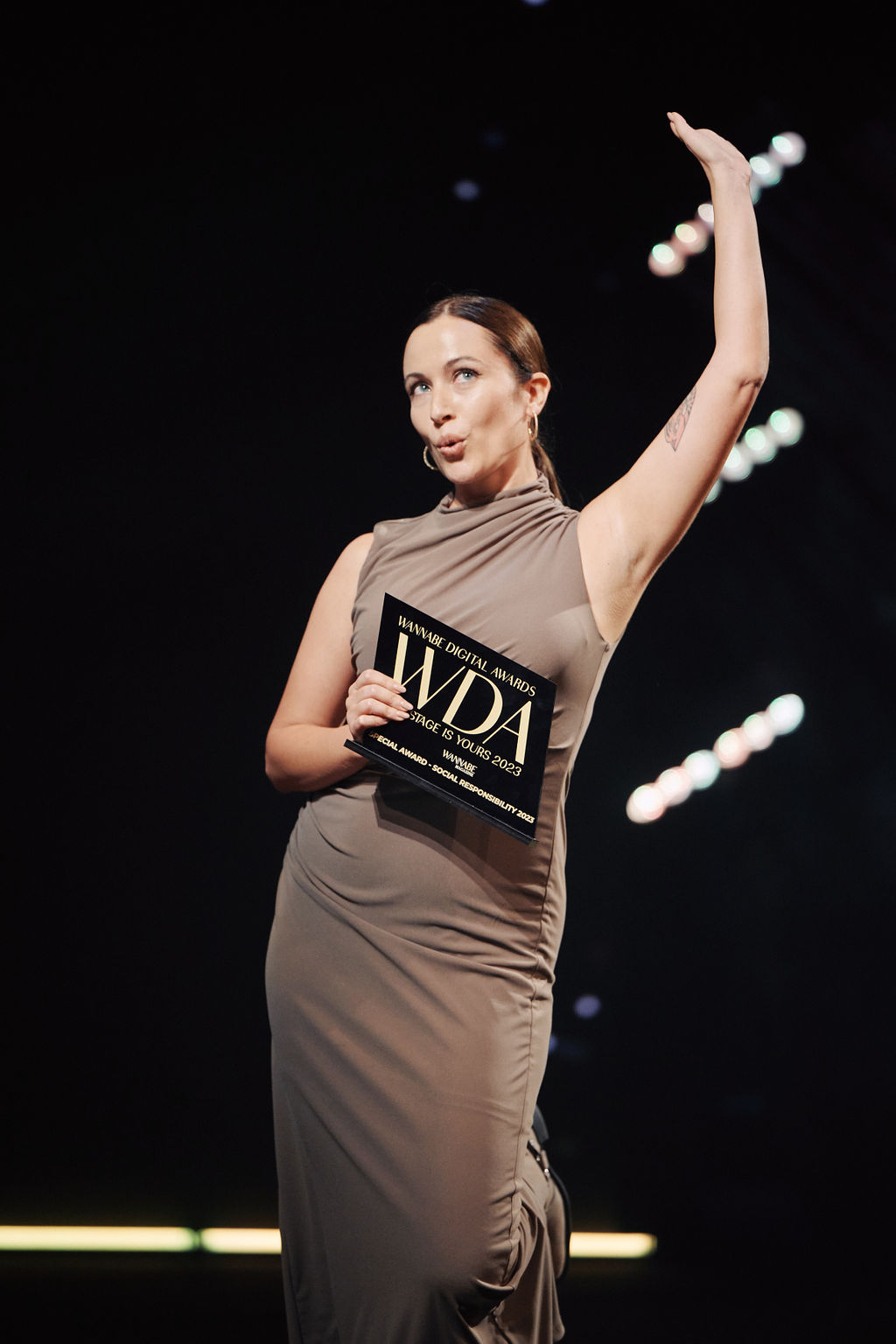 WANNABE DIGITAL AWARDS: THE STAGE IS YOURS 2023 Ovo su svi pobednici glamurozne večeri koja je okupila najbolje influensere regiona Iva Paradanin 1 WANNABE DIGITAL AWARDS: THE STAGE IS YOURS 2023 Ovo su svi pobednici glamurozne večeri koja je okupila najbolje influensere regiona