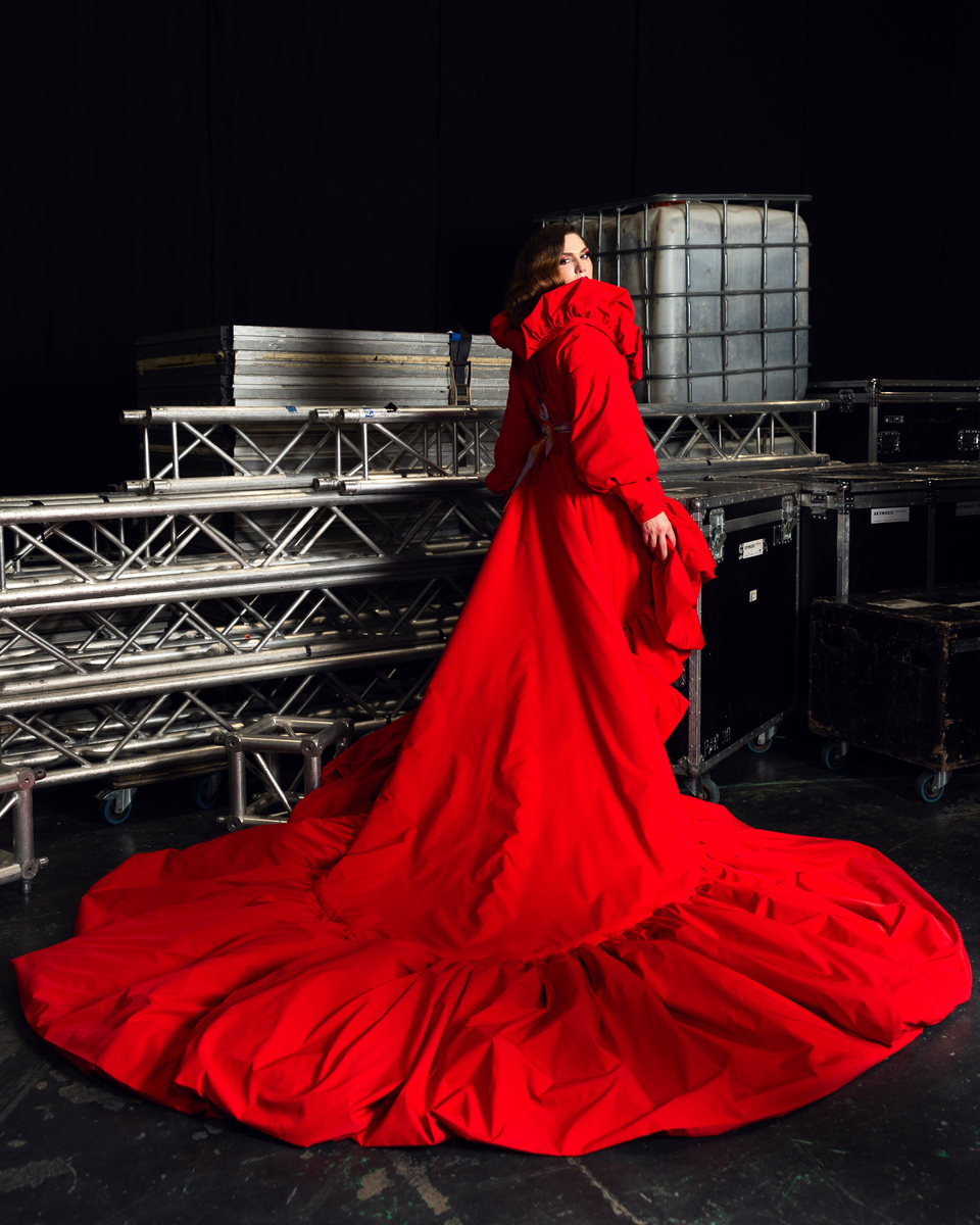 NINAMILÁN Studio Red Line kolekcija proslava moći koju donose ljubav i sloboda KOC00141 NINAMILÁN Studio Red Line kolekcija proslava moći koju donose ljubav i sloboda