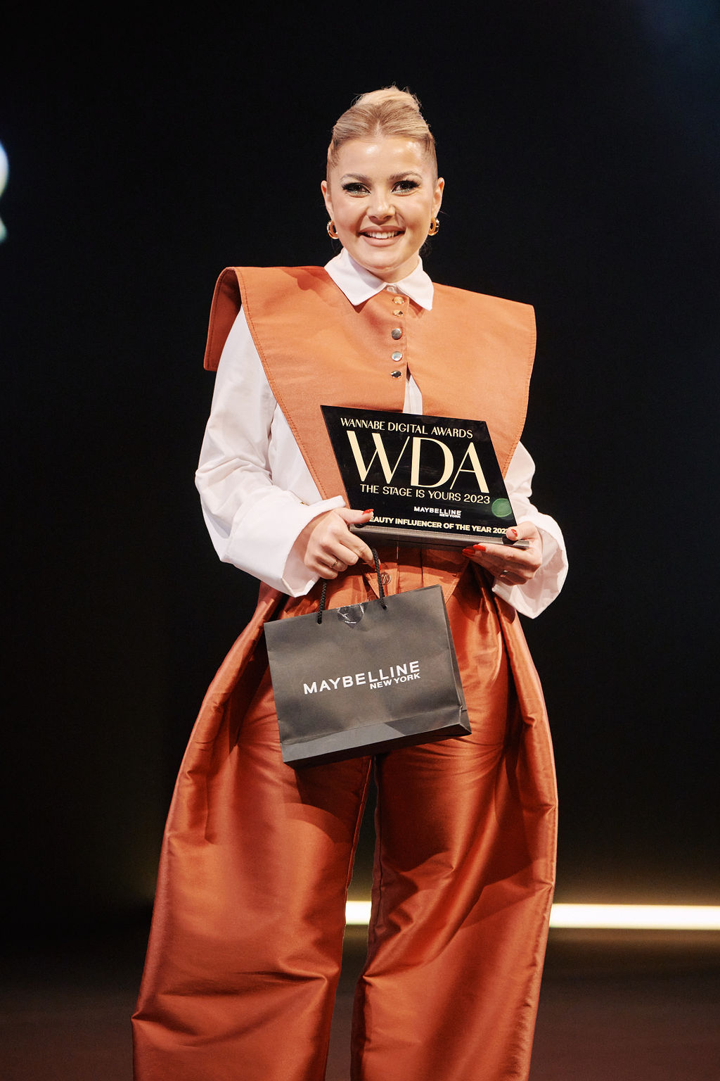 WANNABE DIGITAL AWARDS: THE STAGE IS YOURS 2023 Ovo su svi pobednici glamurozne večeri koja je okupila najbolje influensere regiona Marija Calovic 1 WANNABE DIGITAL AWARDS: THE STAGE IS YOURS 2023 Ovo su svi pobednici glamurozne večeri koja je okupila najbolje influensere regiona