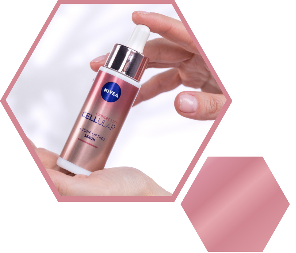 Pojavio se novi viralni NIVEA serum koji brzo transformiše kožu evo zašto treba da ga isprobate Group 13 Pojavio se novi viralni NIVEA serum koji brzo transformiše kožu evo zašto treba da ga isprobate