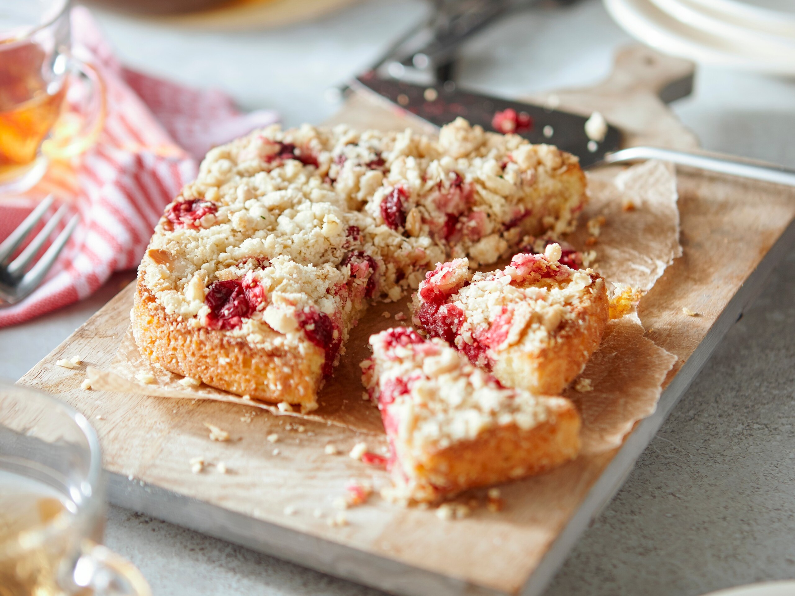 cranbery crumble pie Najbolji frajer u vašoj kuhinji: Sprema najukusnije, zdrave obroke, brzo i sa minimalno nereda   ko je on?