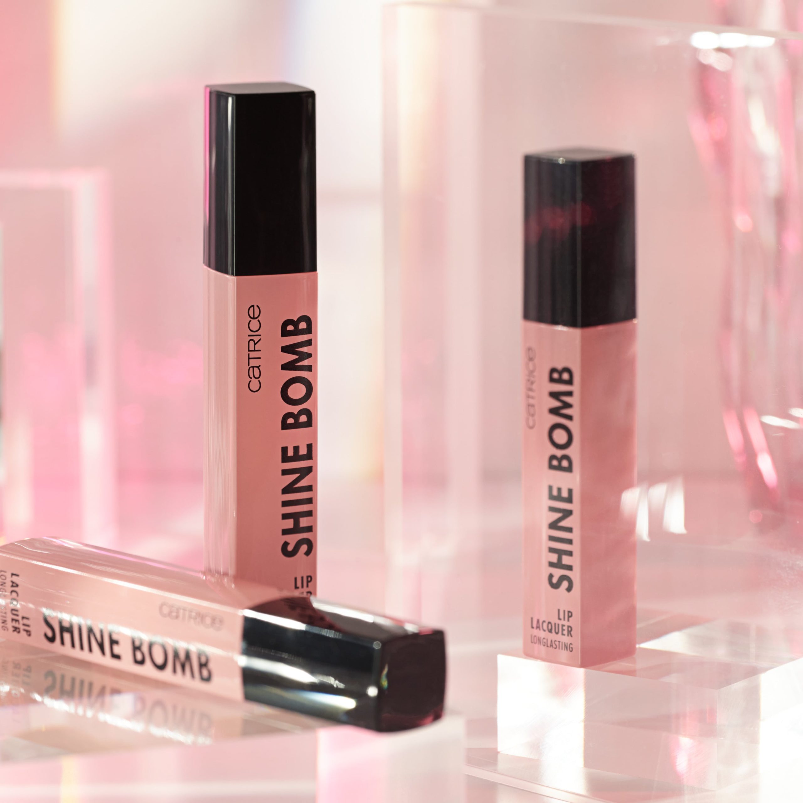 Catrice shine bomb 2 min scaled Tri makeup trenda koja jedva čekamo da isprobamo na proleće: Evo koji proizvodi su potrebni za svaki look
