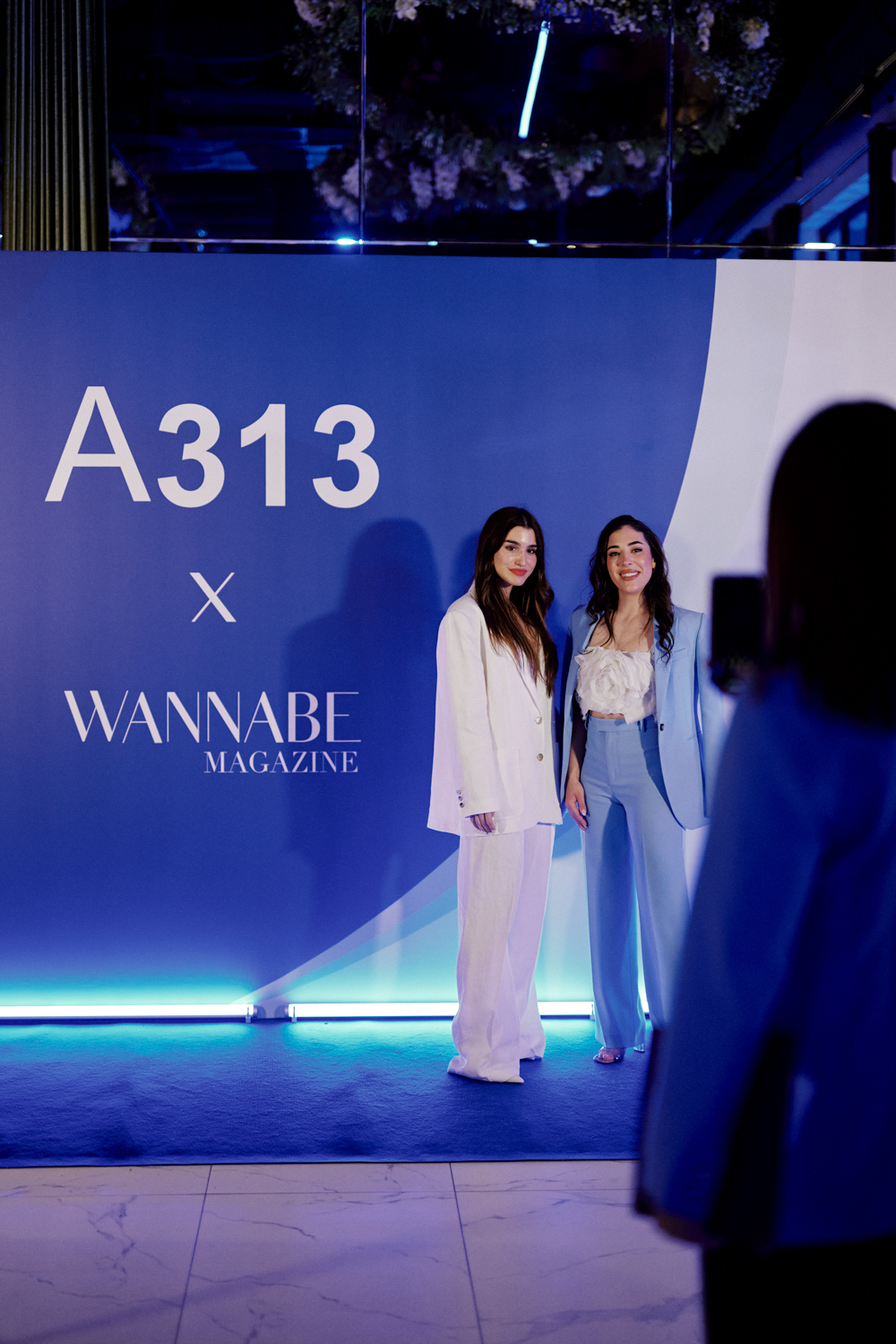 CAR 0680 WANNABE MAGAZINE x A313: Iza nas je veče ispunjeno druženjem i dobrim provodom   otkrijte najbolje čuvanu francusku beauty tajnu