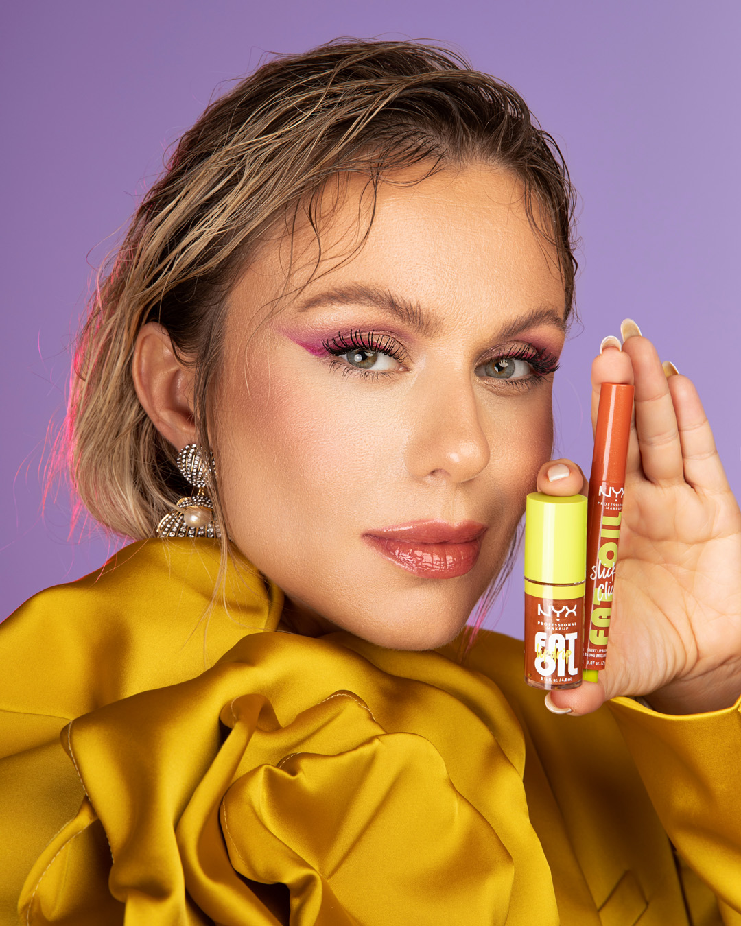 389A2725 copy 1 Za hidrirane i sjajne usne potreban je samo klik: Probali smo NYX Professional Makeup Fat Oil Click Stick i imamo makeup favorit leta