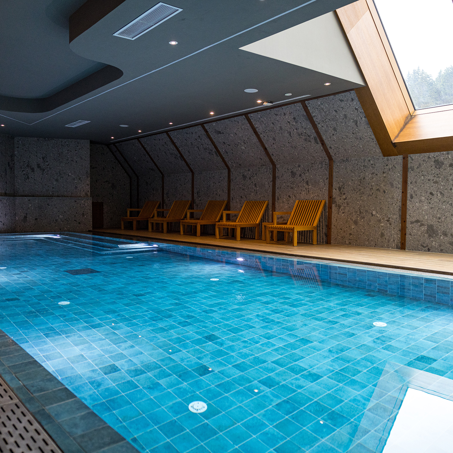 Spa centar koji će vas razmaziti otkrivamo gde u Srbiji možete da uživate u luksuznom tretmanu sa česticama zlata i srebra o kome svi pričaju Grey Spa555 Spa centar koji će vas razmaziti otkrivamo gde u Srbiji možete da uživate u luksuznom tretmanu sa česticama zlata i srebra o kome svi pričaju