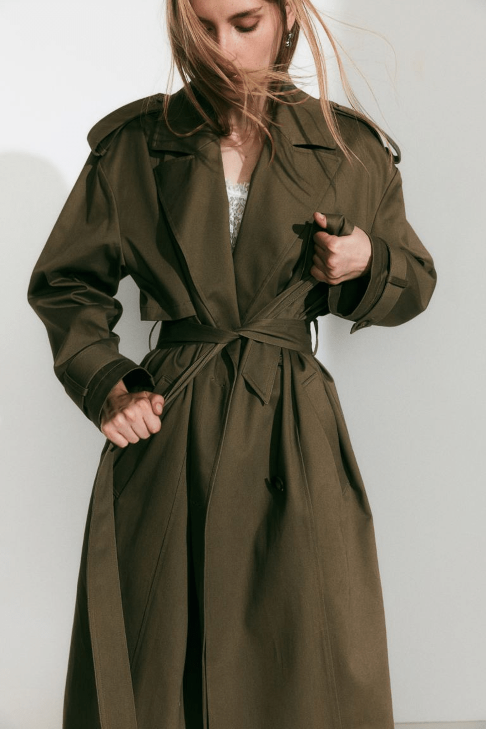Trench mantili izaberite model uz koji ćete dočekati jesen HM mantil Trench mantili izaberite model uz koji ćete dočekati jesen