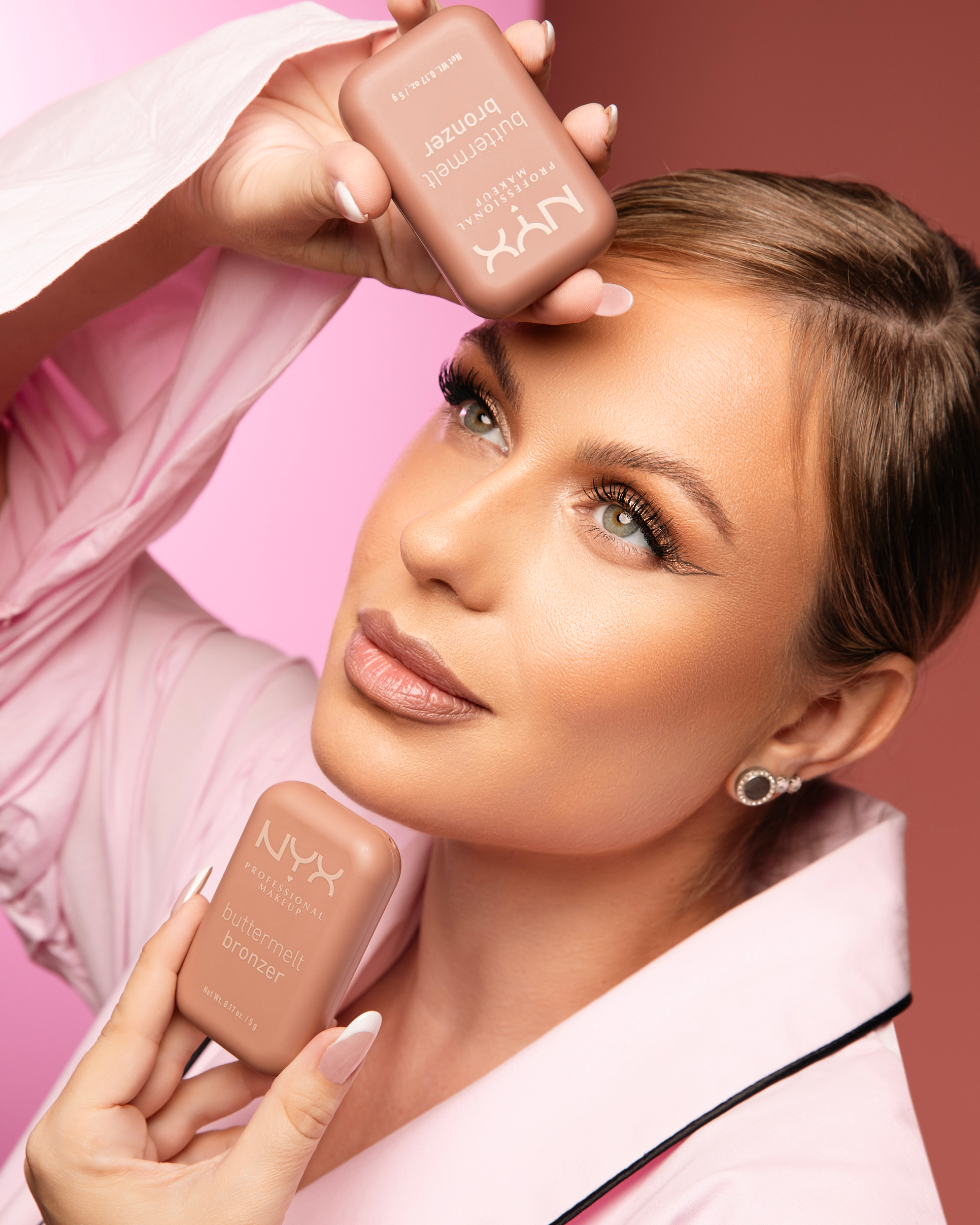 Za leto u boji koje se ne završava: NYX Professional Makeup ima novu liniju rumenila i bronzera koja je ljubav na prvi pogled 389A0472 copy2 Za leto u boji koje se ne završava: NYX Professional Makeup ima novu liniju rumenila i bronzera koja je ljubav na prvi pogled