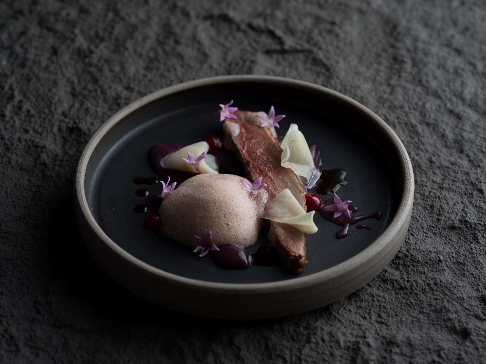 Doživeli smo svet molekularne gastronomije u Beogradu, i to je izgledalo ovako IQOS x Vladimir Kucera LCF media 3 Doživeli smo svet molekularne gastronomije u Beogradu, i to je izgledalo ovako