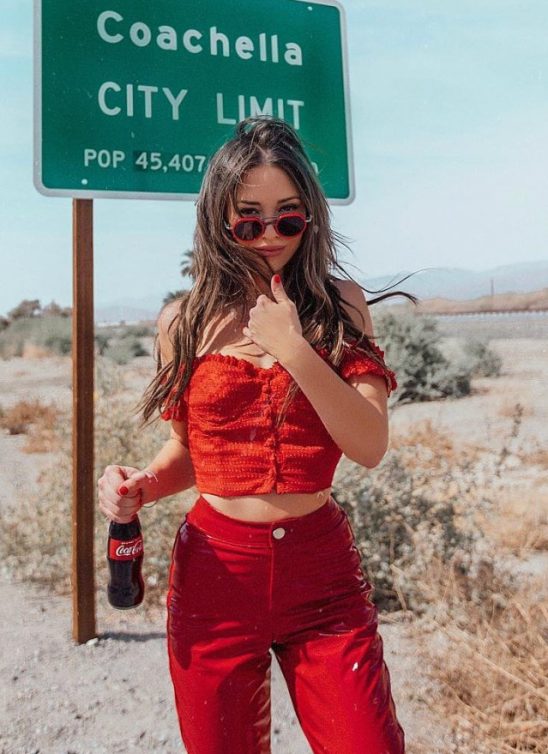 Coachella outfit: Monohromija