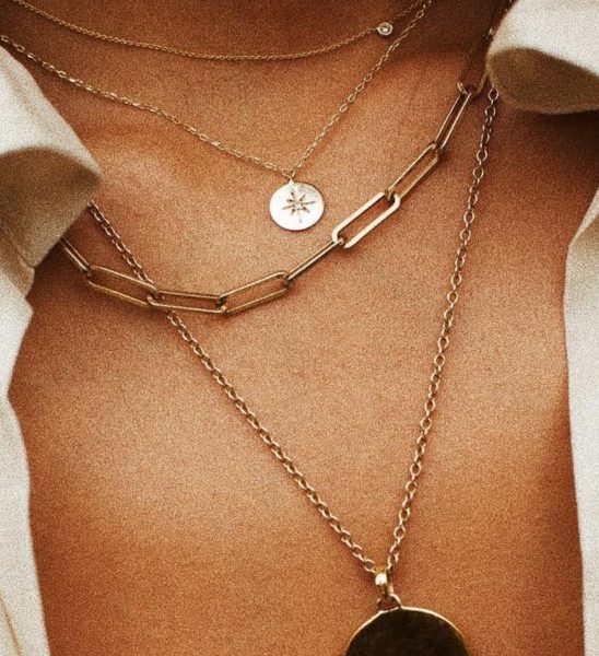 6 layering trikova kako da nosiš ogrlice poput fashion devojaka