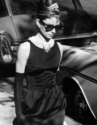 Givenchy oživeo čuvenu “Breakfast at Tiffany’s” malu crnu haljinu