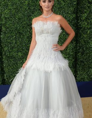 The best of #redcarpet: Emmy Awards 2018.