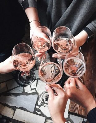 Valentine’s Day what?! Mesto na kojem ćeš se odlično provesti sa svojim drugaricama, *onog* dana u februaru!