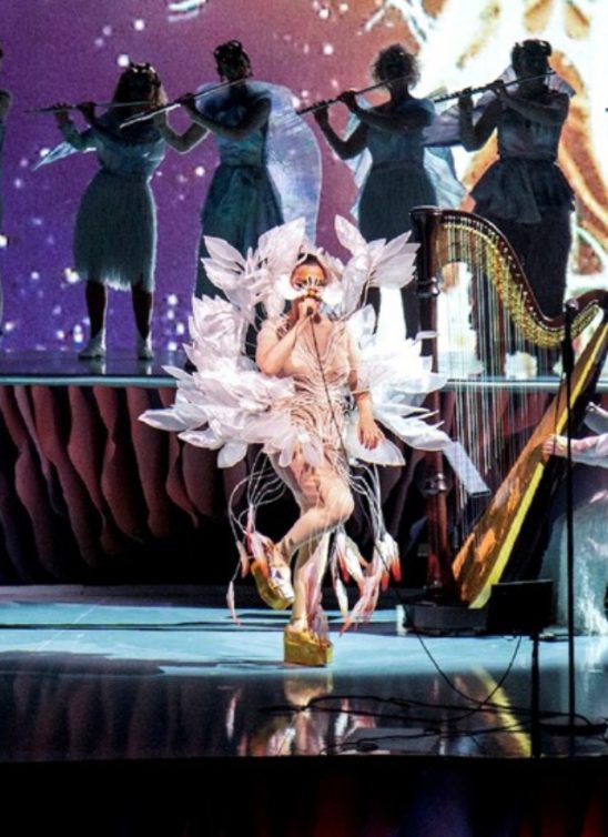 WANNABE HOT: Šta se krije iza Iris Van Herpen haljine koju je nosila Björk?