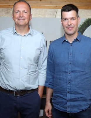 Kako preživeti seks, laži i nekretnine i zašto mladi ljudi odlaze iz zemlje?