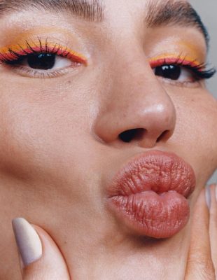 Glossier je omiljeni kozmetički brend milenijalaca, a mi ga želimo u svom kupatilu!