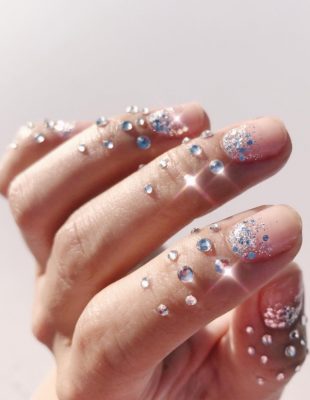 Jesenji nail art trendovi: Od matirano crne do brilijanata