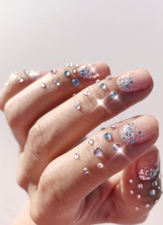 Jesenji nail art trendovi: Od matirano crne do brilijanata