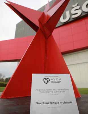 Beograd dobio prvu skulpturu za rodnu ravnopravnost i podršku osnaživanju žena