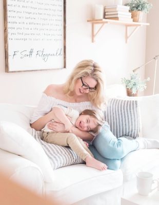 Singl mama, njena deca i nov muškarac