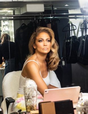 J.Lo nam predstavlja svoju prvu makeup liniju!