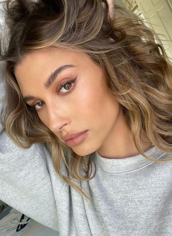 Hailey Bieber je naša nova inspiracija za boju kose i frizure koje najavljuju proleće!