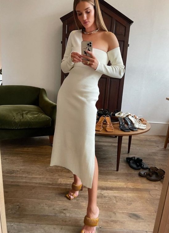 Čuvena manekenka Rosie Huntington-Whiteley lansirala je svoju liniju obuće – i želimo svaki par!