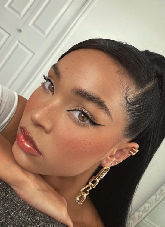 Izraženo rumenilo je najnoviji makeup trend, a evo kako da ga nosite na različite načine!