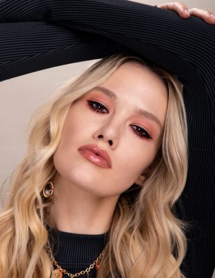 Blistav izgled tokom čitavog dana: ovo su 4 letnja makeup look-a preporučena od strane profesionalnog šminkera