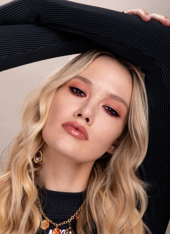 Blistav izgled tokom čitavog dana: ovo su 4 letnja makeup look-a preporučena od strane profesionalnog šminkera