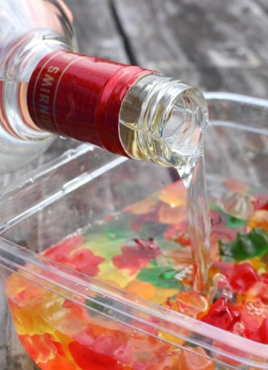Letnje alkoholne poslastice koje će nam ulepšati svaku žurku
